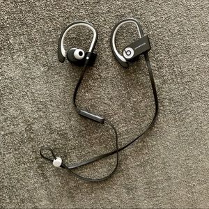 Powerbeats wireless earphones by Dre